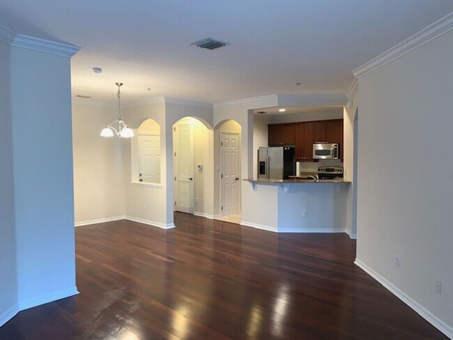 Building Photo - Condo for rent
