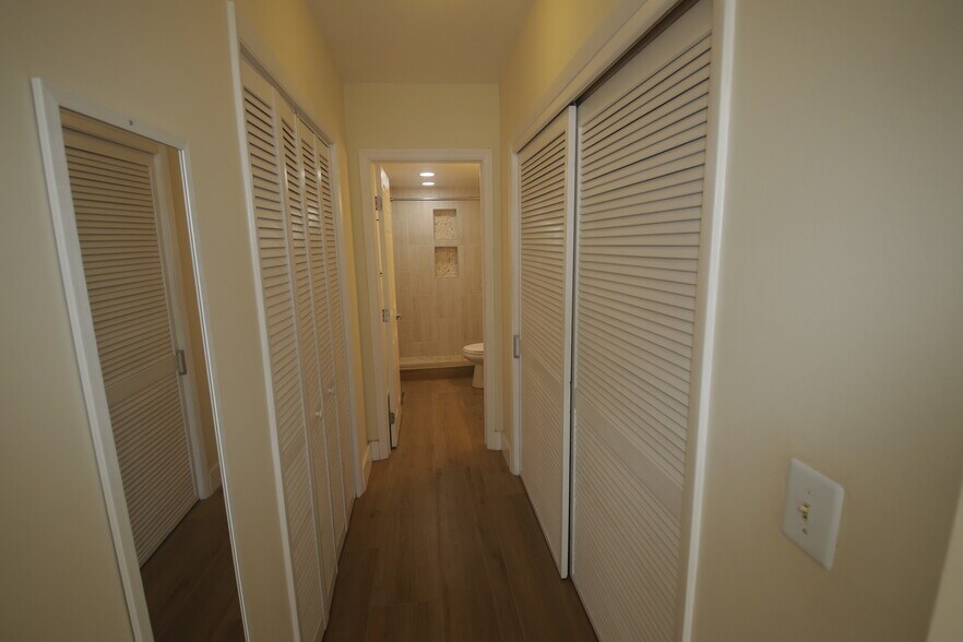 Building Photo - 1001 91st St