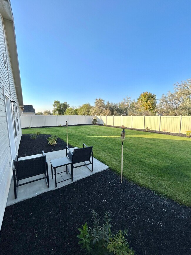 Building Photo - 3462 E Mossy Oak Dr