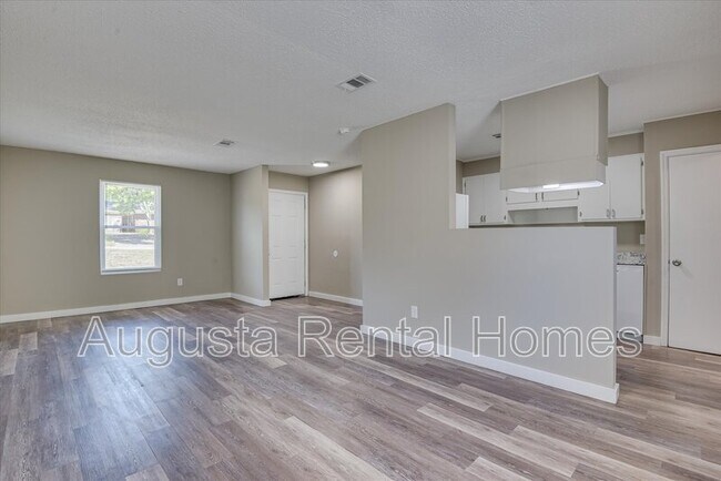 Building Photo - 3638 Madrid Dr N