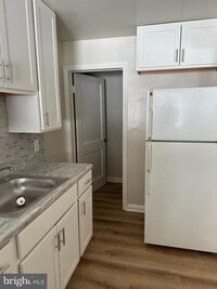 Building Photo - 4304 Roberton Ave