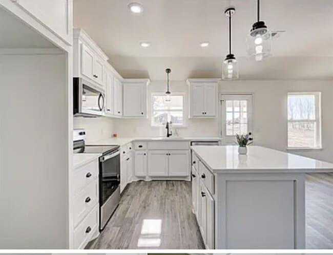 Building Photo - 2299 County Rd 1324