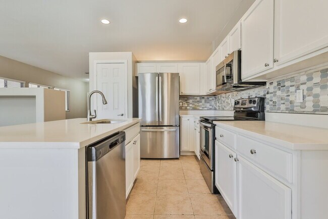 Building Photo - 45129 W Desert Cedars Ln