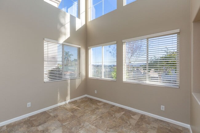 Building Photo - 3 bed, 2.5 bath DETACHED home in SCRIPPS RANCH