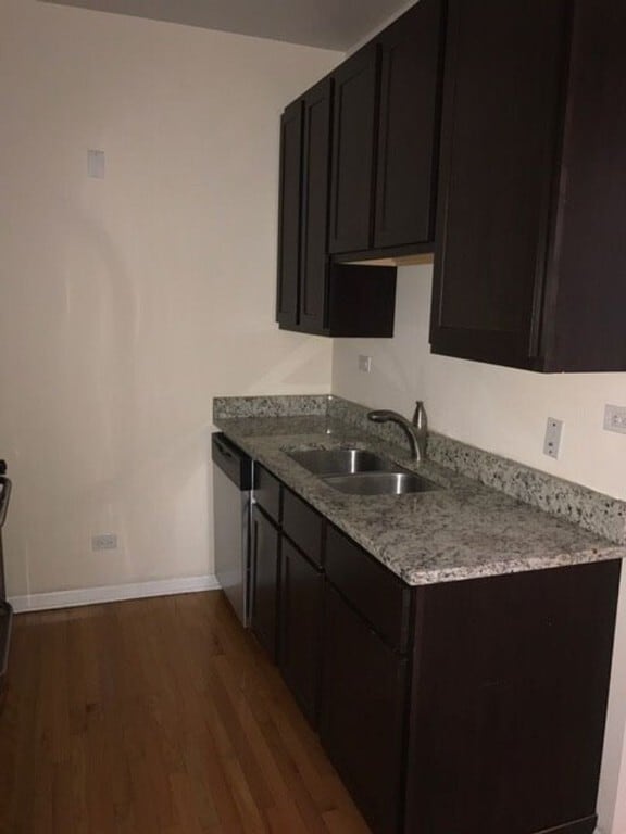 Building Photo - 3104 W Ainslie St