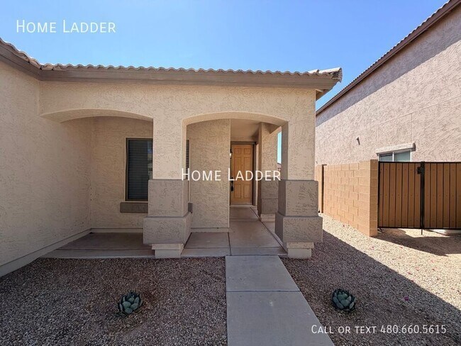Building Photo - 915 East Gold Dust Way