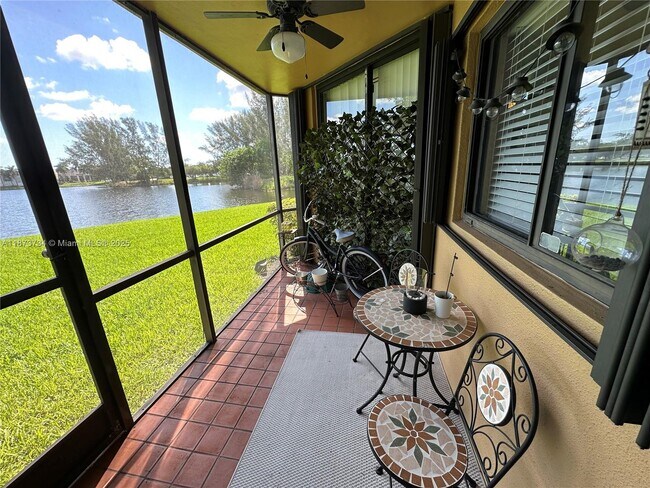 Building Photo - 15535 N Miami Lakeway
