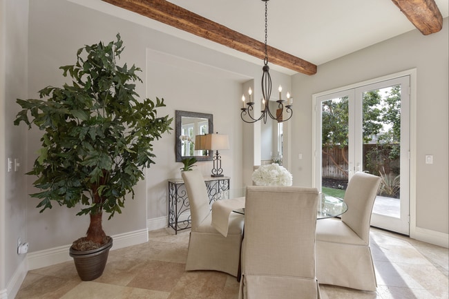 Building Photo - 4 Bed 5 Bath, Beautiful Home In Danville, With A Pool!