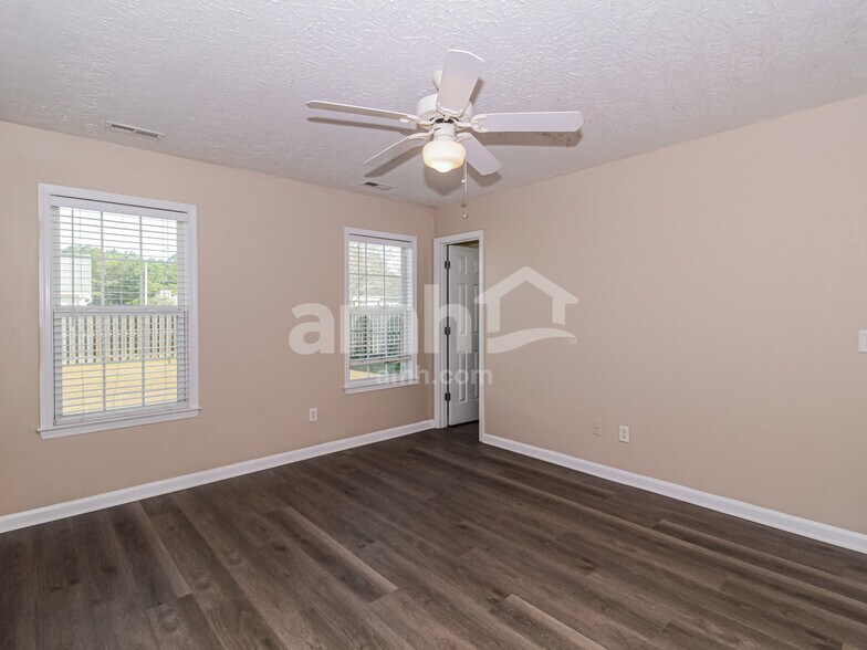 Building Photo - 9488 Huckabee Dr NE