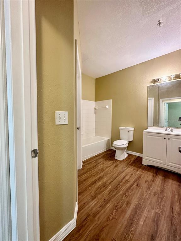 Building Photo - 2025 Erving Cir