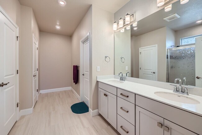 Building Photo - 18374 Grosbeak Pl