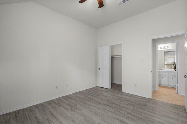 Building Photo - 11047 Pierce Valley Dr
