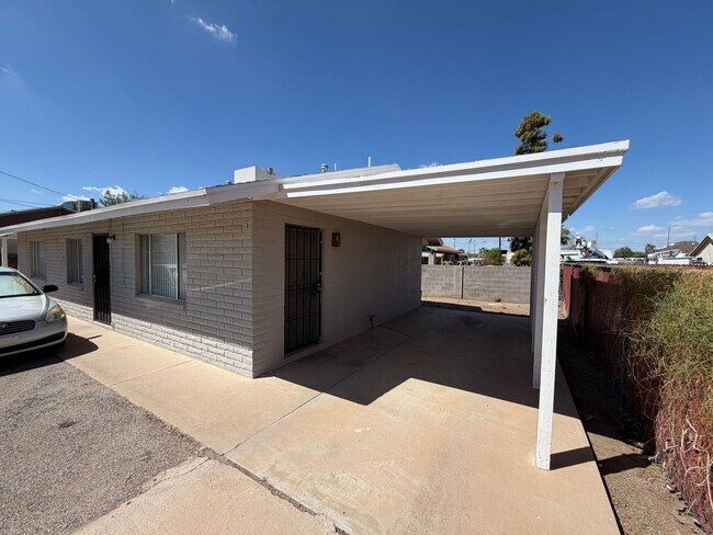 Building Photo - 9208 N 10th St