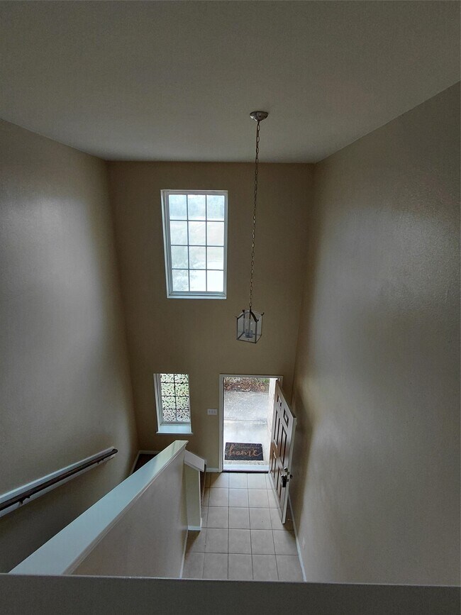 Building Photo - 8902 Stagewood Dr