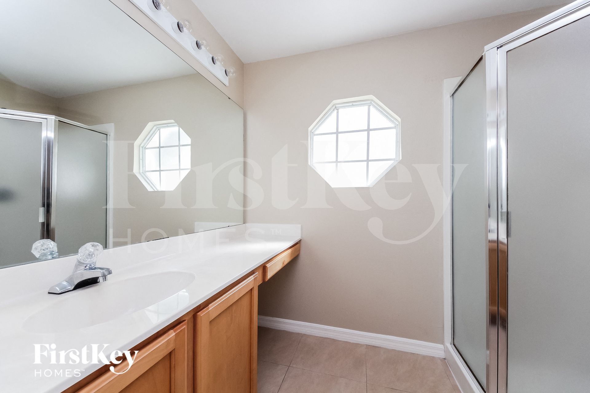 Building Photo - 917 Delano Ct