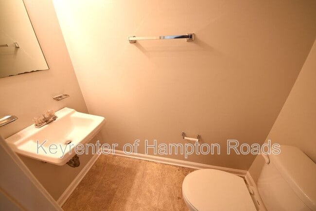 Building Photo - 313 Gaylor Ln