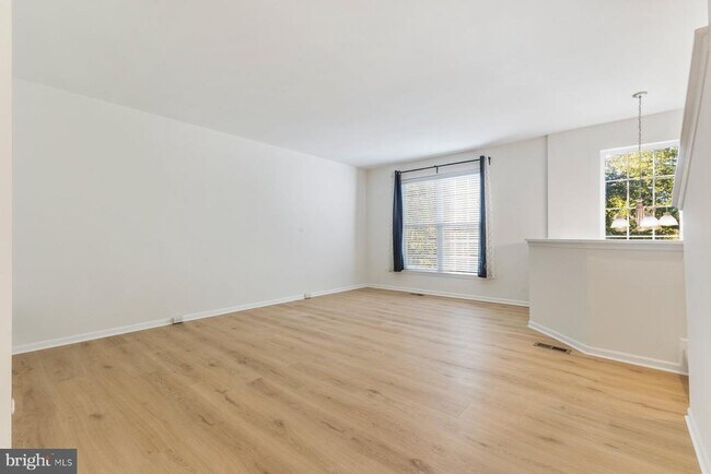 Building Photo - 9727 Faber Ln