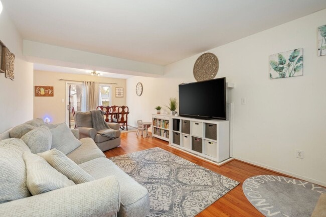 Building Photo - Central Newport News