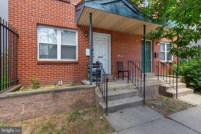 Building Photo - 1719 Ridge Ave