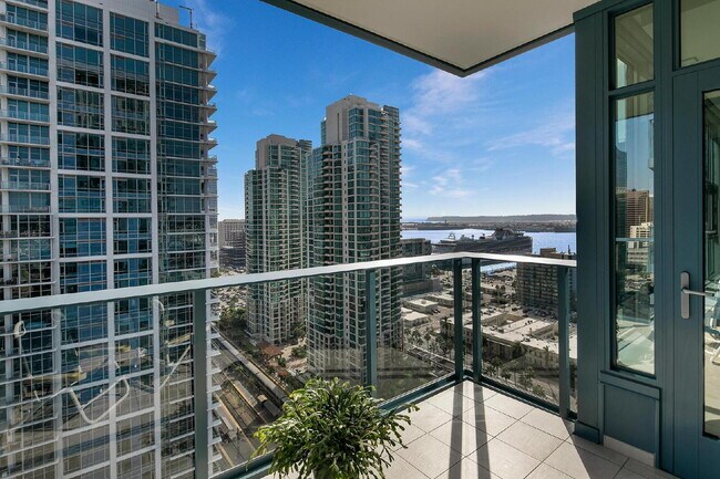 Building Photo - "Stunning 2-Bed, 2-Bath Urban Retreat with 1161 Sq Ft of Comfort in Downtown San Diego!"