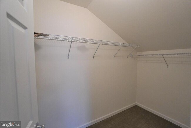 Building Photo - 1013 Chapman Cir