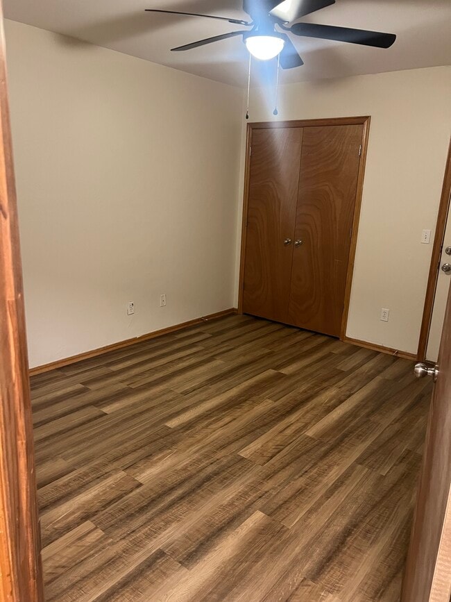 Building Photo - 1006 Aspen Ct
