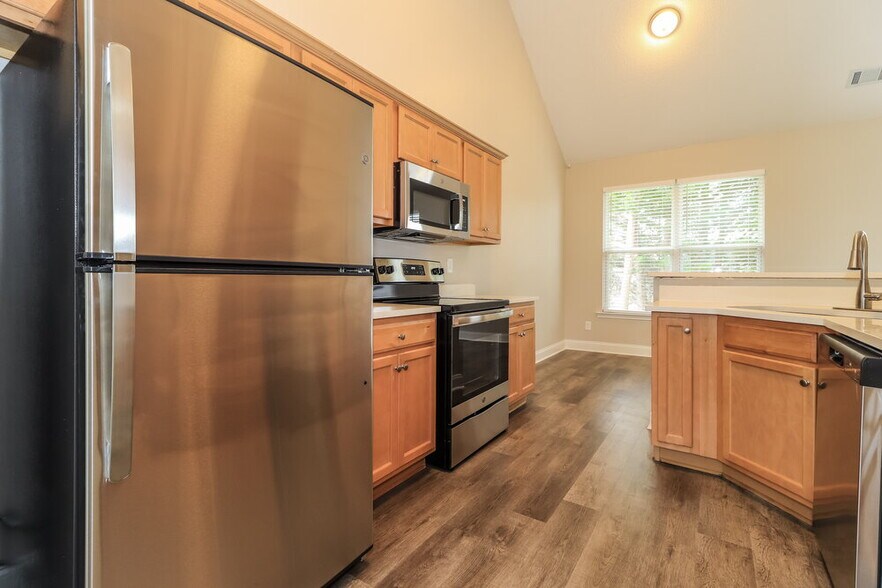 Building Photo - 49 Paces Overlook Cove