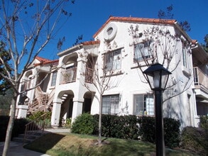 Building Photo - Terrific 2Br/2Ba upper Condo in StoneyBrook