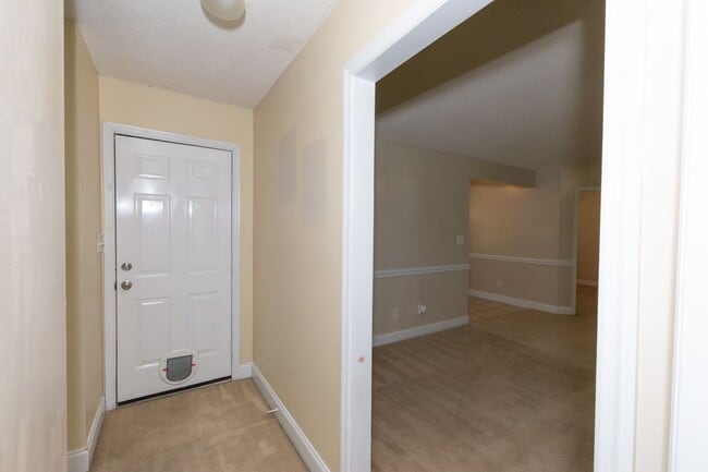 Building Photo - Great home in Hubert