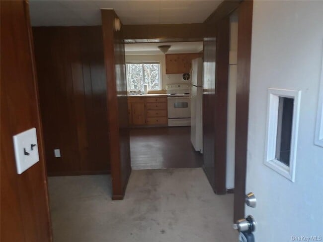 Building Photo - 8 Beech Pl