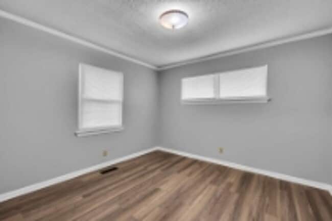 Building Photo - Beautiful update home in East Ridge