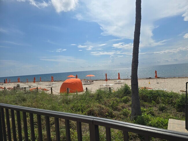 Building Photo - 3800 Galt Ocean Dr