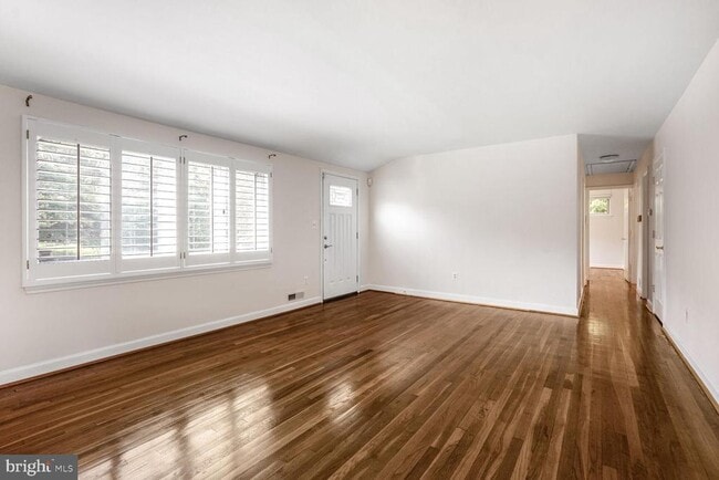 Building Photo - 6903 Fern Ln