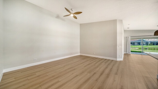 Building Photo - 5533 Avellino Pl