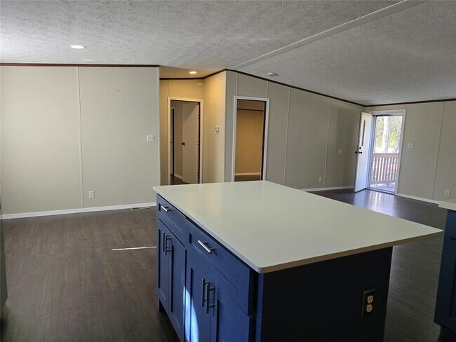 Building Photo - 309 N Buffalo Ave