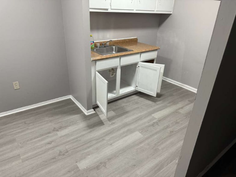 Building Photo - 13540 Superior Rd