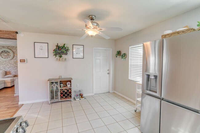 Building Photo - 3442 Lila Dr