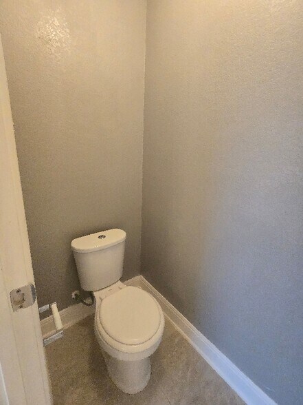 Building Photo - 10464 Dakota River