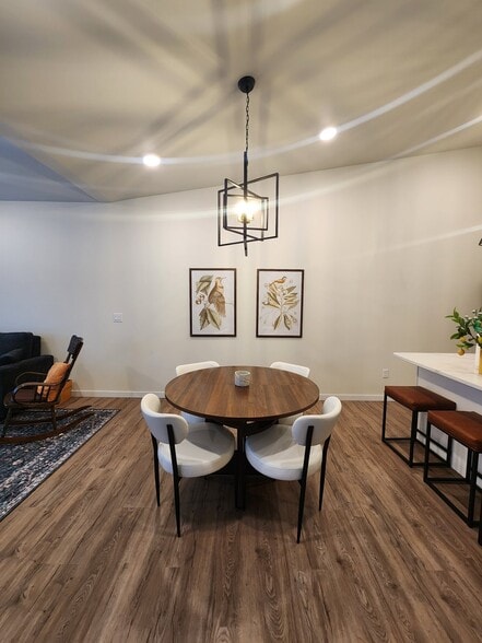 Building Photo - 812 7th St SW