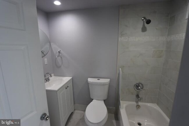 Building Photo - 1 Morton Pl