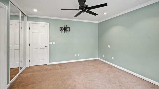 Building Photo - 22 Greengate Ct