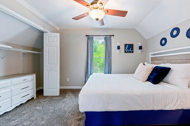 Building Photo - 13 Windfield Dr