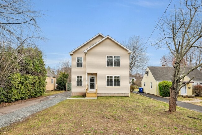 Primary Photo - 39 Robbins Ave