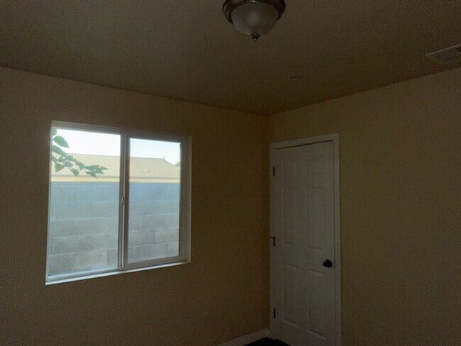 Building Photo - 221-223 Mariposa