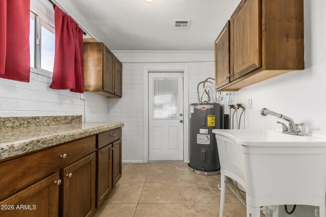 Building Photo - 6742 N 19th St