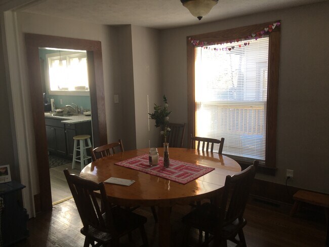 Building Photo - 231 Jones St