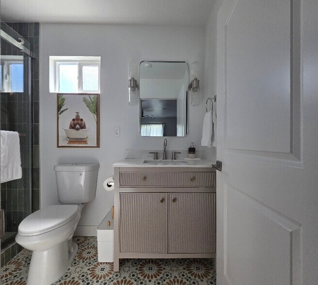 Building Photo - 6611 Winnetka Ave