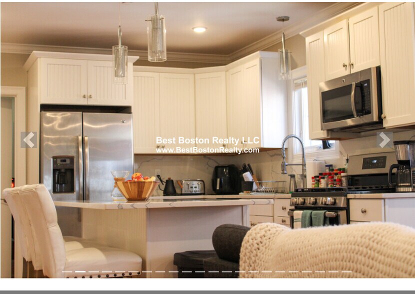 Building Photo - 118 Holland St