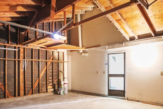 Building Photo - Gated Anaheim 3 Bedroom Home | Attached 2-Car Garage | Central A/C