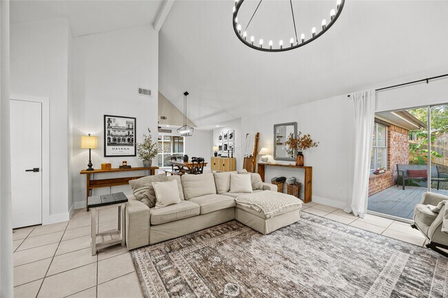 Building Photo - 10518 Sand Pass Ln